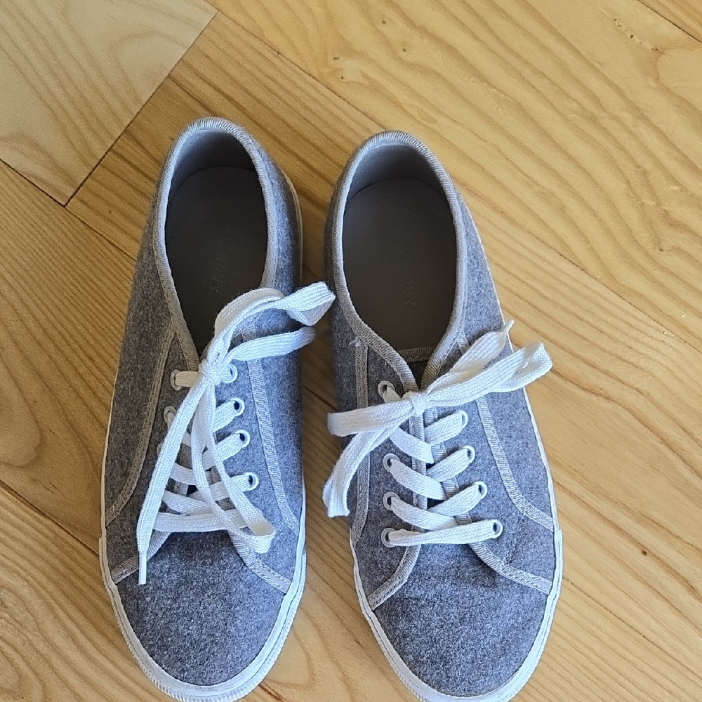 Old Navy Gray Women's Flats & Loafers